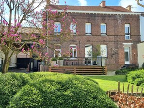 Exterior - Elegant 300m² Townhouse w/ Spacious Garden, Modern Amenities, Close to Nature & Attractions (Abscon)