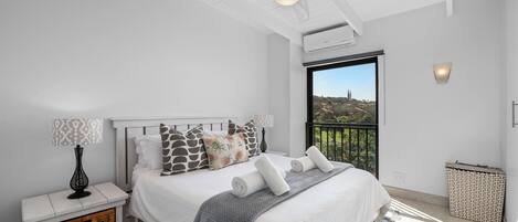 Superior Villa | 3 bedrooms, iron/ironing board, free WiFi