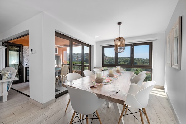 Superior Villa | In-room dining