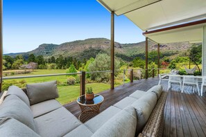 Terrace/patio - Private luxury home in the mountains with spa, sauna and flowing creek (Lamington)