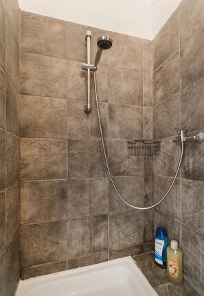 City Apartment | Bathroom - Bright and Cozy - city center (Budapest)