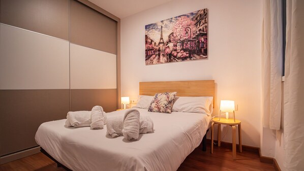 2 bedrooms, iron/ironing board, travel cot, free WiFi - Rualva Flats, Burjassot Apartament Central (València)