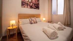 2 soverom, strykejern/-brett, reiseseng for barn og wi-fi (inkludert)