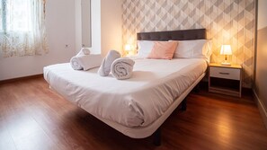 2 bedrooms, iron/ironing board, travel crib, free WiFi - Rualva Flats, Burjassot Apartament Central (València)