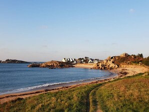 On the beach - 4-Star Villa, 50m from Beach in Trégastel, Bright and Quiet (Trégastel)