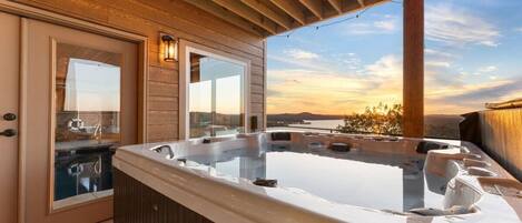 Tina de hidromasaje al aire libre