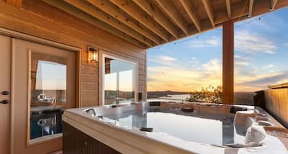 Exquisite 8-Bedroom Retreat: Private Pool, Hot Tub