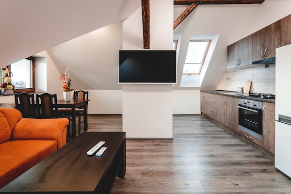 Business appartement | Tempur Pedic-bedden, een bureau, een laptopwerkplek, gratis wifi