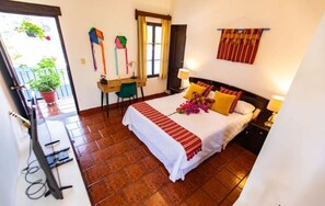 5 bedrooms, iron/ironing board, free WiFi, bed sheets