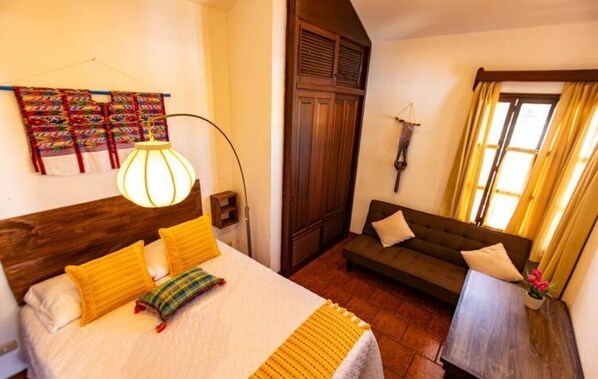 5 bedrooms, iron/ironing board, free WiFi, bed sheets