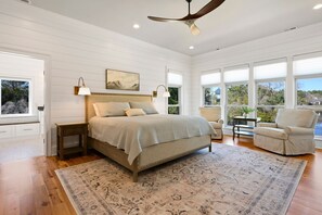 5 bedrooms, iron/ironing board, WiFi - Private Pool, Grill, Large Screen Porch, Near Ocean (Georgetown)