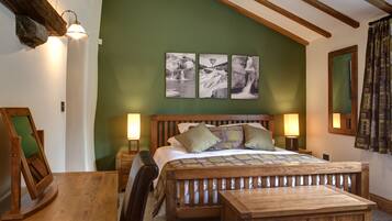 5 bedrooms, individually decorated, individually furnished, free WiFi