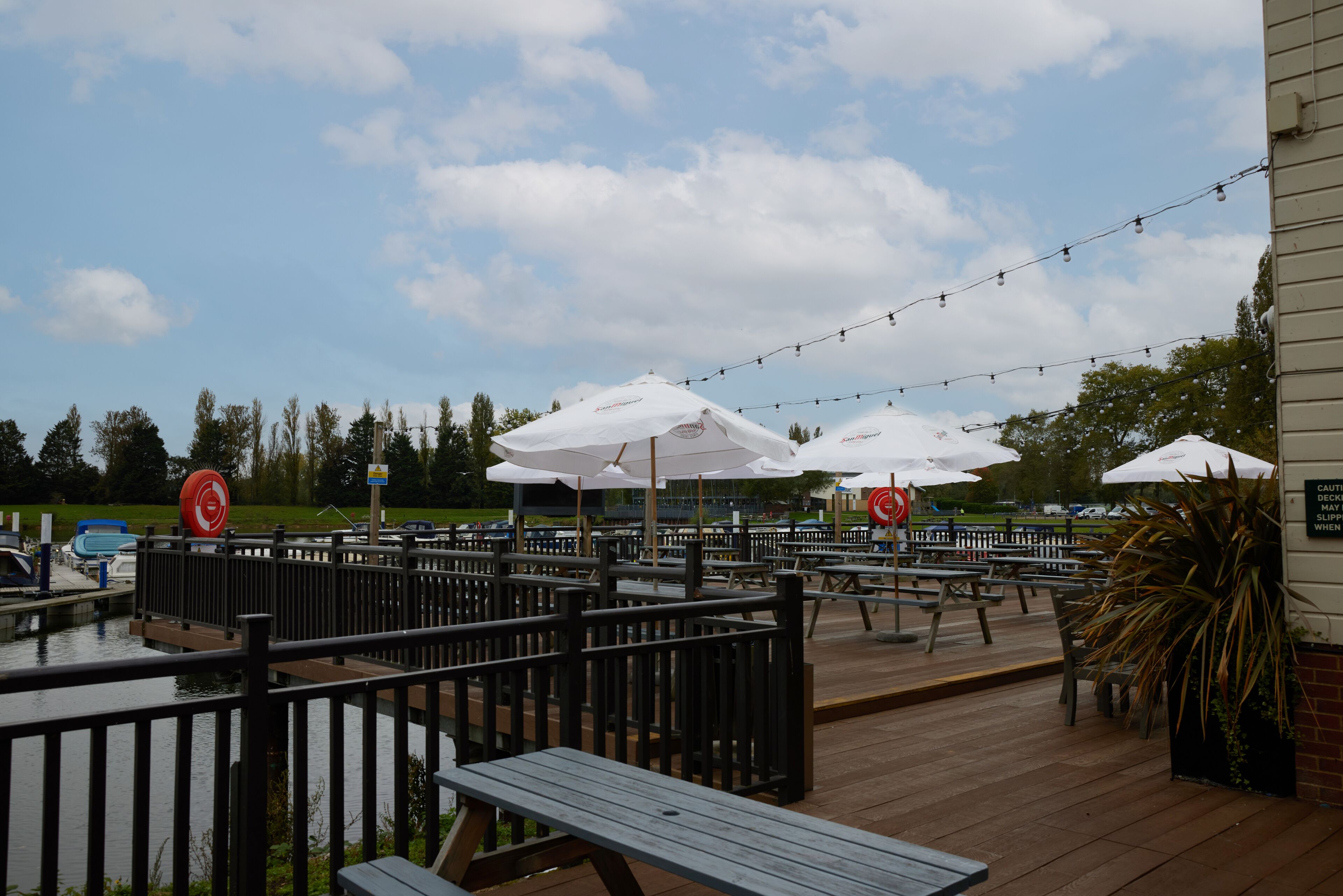 Foto - The Quays by Greene King Inns