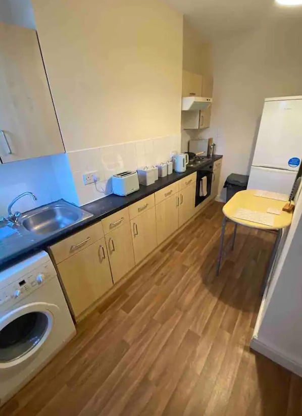 Apartment | Private kitchen | Fridge, microwave, oven, stovetop