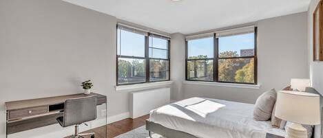2 bedrooms, desk, iron/ironing board, travel crib