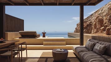 Deluxe Cave Suite with Outdoor Private Pool and Sea View | Näkymä rannalle/valtamerelle