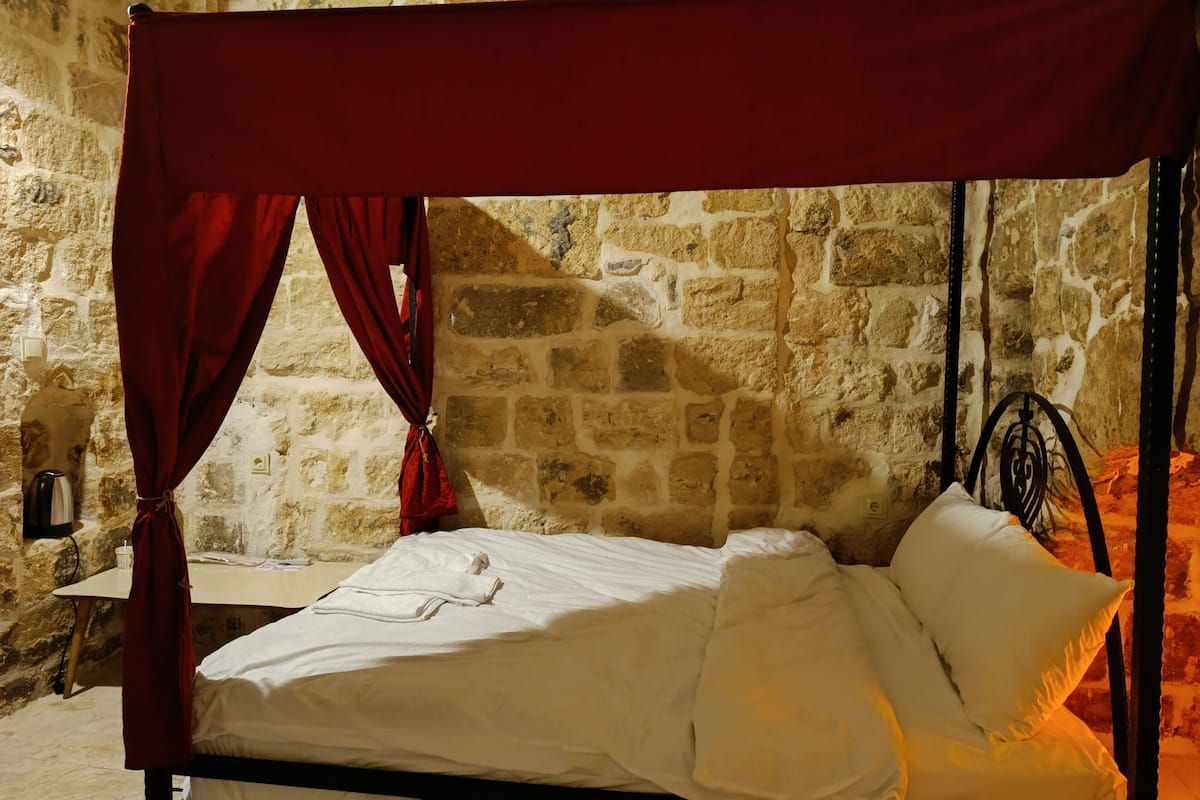 1 bedroom, Egyptian cotton sheets, premium bedding, soundproofing