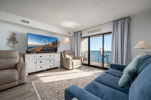 Oceanfront One Bedroom, 1 1/2 Bath With Indoor Pool