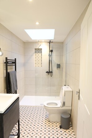 公寓 | 1 多间卧室、隔音、熨斗/熨衣板、高速上网