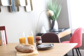 Apartment | 1 Schlafzimmer, schallisolierte Zimmer, Bügeleisen/Bügelbrett