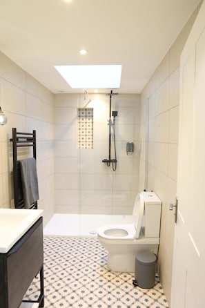 Apartment | 1 bedroom, soundproofing, iron/ironing board, Internet