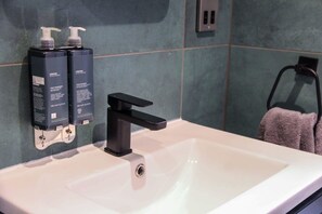 شقة | 1 غرفة نوم وخدمة الإنترنت