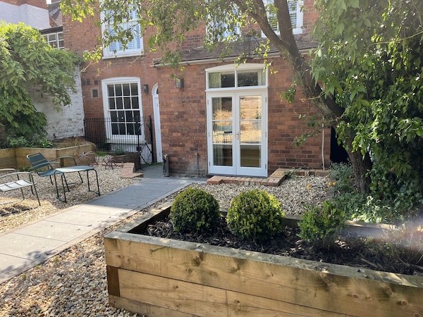 Old Rectifying House Superior Apartment - Worcester