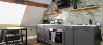 Malvern Hills Apartment