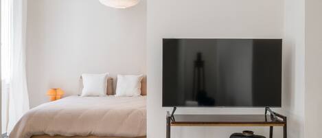 1 soverom, strykejern/-brett, wi-fi (inkludert) og sengetøy