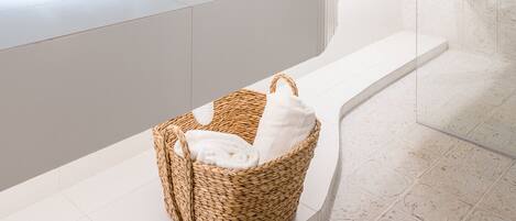 Shower, hair dryer, towels