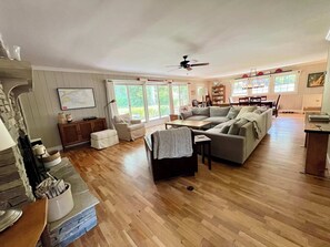 TV, fireplace, offices