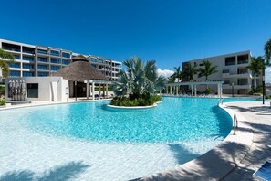 Pool - Beach Access, 4 Beds, 2 Bedroom, 2 Bath Quadrant 4107 (Bucerías)