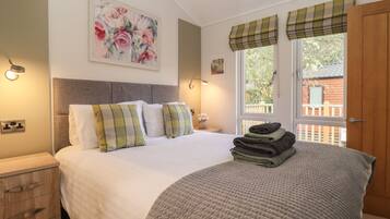 2 bedrooms, individually decorated, individually furnished, free WiFi