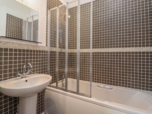 Shower - Snuggledown (Windermere)