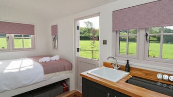 1 bedroom, individually decorated, individually furnished