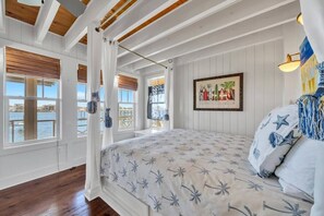 Iron/ironing board, bed sheets - Destin Harbor Cottage w/Boat Slip + Pickleball Fun (Destin)