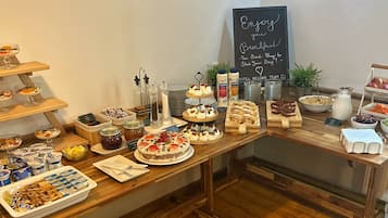 Free daily continental breakfast