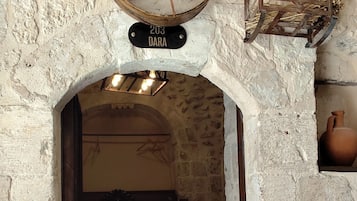 Dara Oda | 1 soverom, skrivebord og skrivebord for bærbar PC