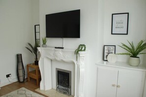 Interior - Stunning Waterloo home, free street parking (Waterloo, Liverpool)