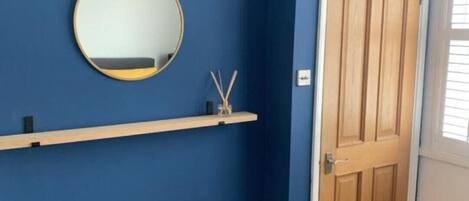 1 chambre, fer et planche Ă repasser, Wi-Fi, draps fournis