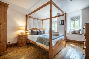 2 bedrooms, iron/ironing board, WiFi, bed sheets - Potter's Wheel - sleeps 4, private lake access, dog friendly and parking (Coniston)