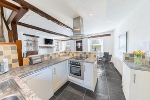 Réfrigérateur, micro-ondes, four, lave-vaisselle