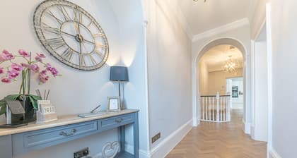 Edge Mere Apartment - sleeps 4 guests in 2 bedrooms