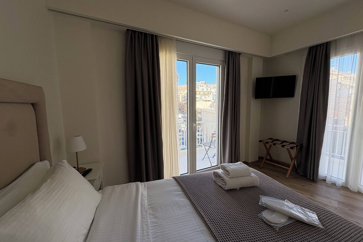 Prestige Apartment with Acropolis View | 1 bedroom, in-room safe, free WiFi, bed sheets