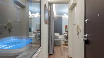 Acropolis Divine Penthouse with hot tub | 1 bedroom, in-room safe, free WiFi, bed sheets