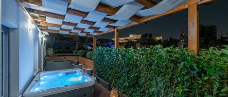 Acropolis Divine Penthouse with hot tub | 1 bedroom, in-room safe, free WiFi, bed sheets