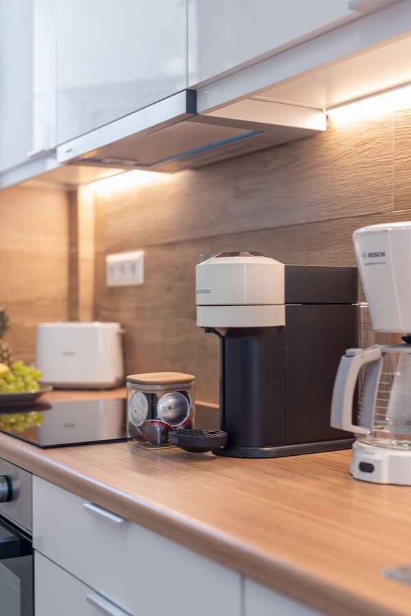 Acropolis Divine Penthouse with hot tub | Interior - Acropolis Divine Apartments (Athens)