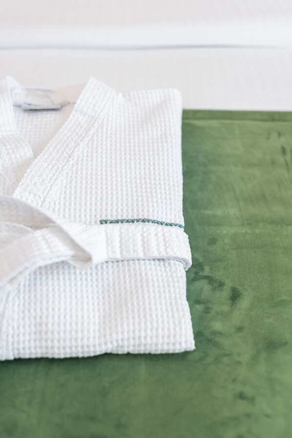 Acropolis Divine Penthouse with hot tub | 1 bedroom, in-room safe, free WiFi, bed sheets - Acropolis Divine Apartments (Athens)