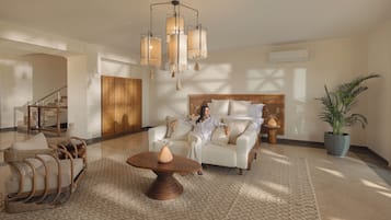1 bedroom, premium bedding, minibar, in-room safe