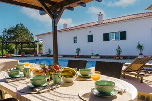 屋外ダイニングエリア